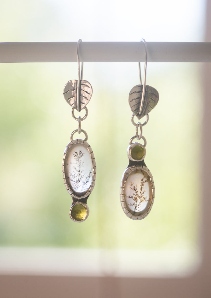 Handmade earrings with dendritic agates and peridot gemstones in Sterling Silver. 